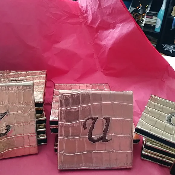 **FINAL PRICE Pictura Vintage Compact monogrammed mirrors. Letters added. - Picture 5 of 7